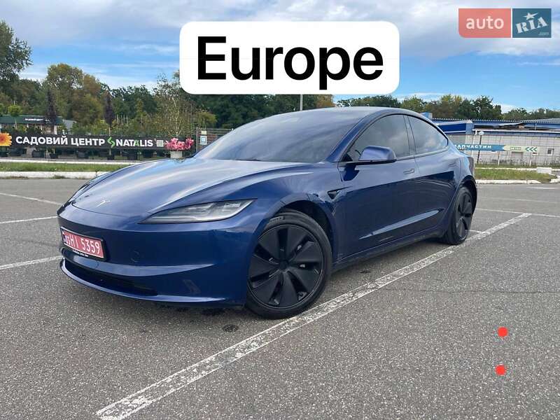 Tesla Model 3 2024