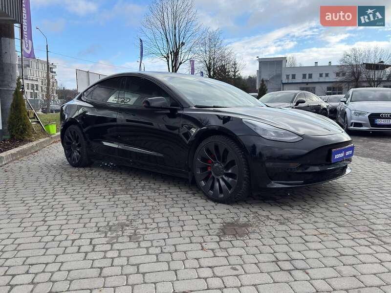 Седан Tesla Model 3 2022 в Львові