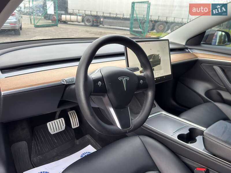Седан Tesla Model 3 2022 в Львові