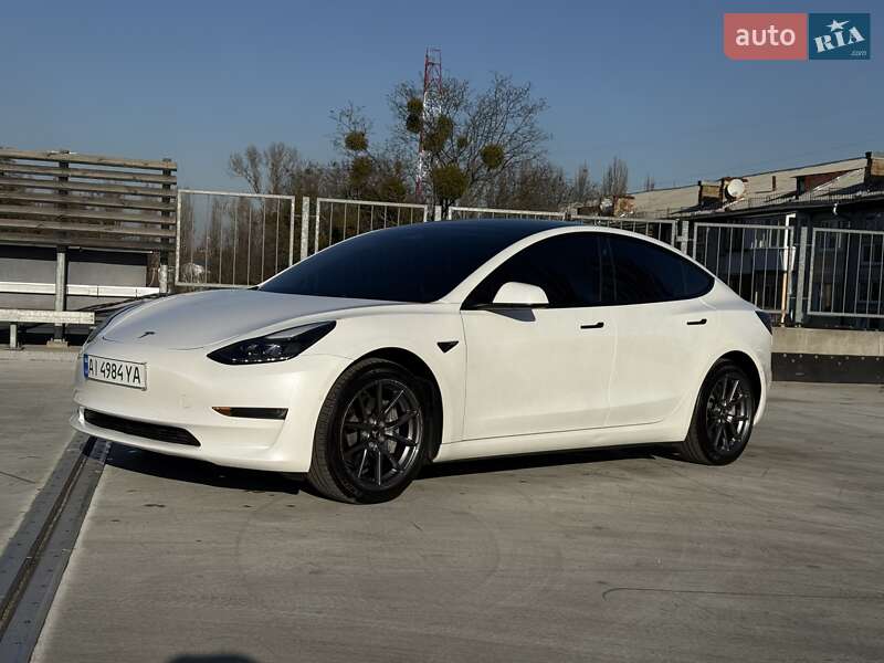 Tesla Model 3 2022
