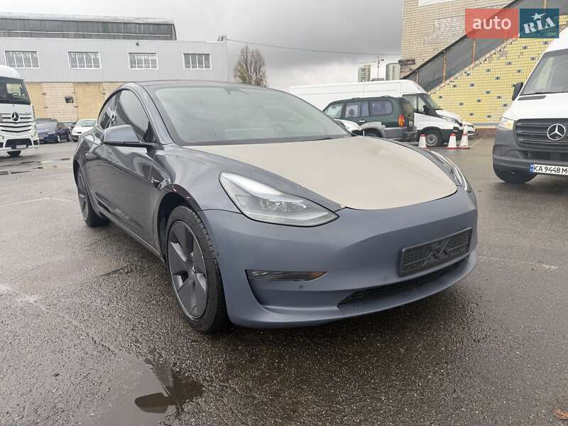 Седан Tesla Model 3 2022 в Киеве