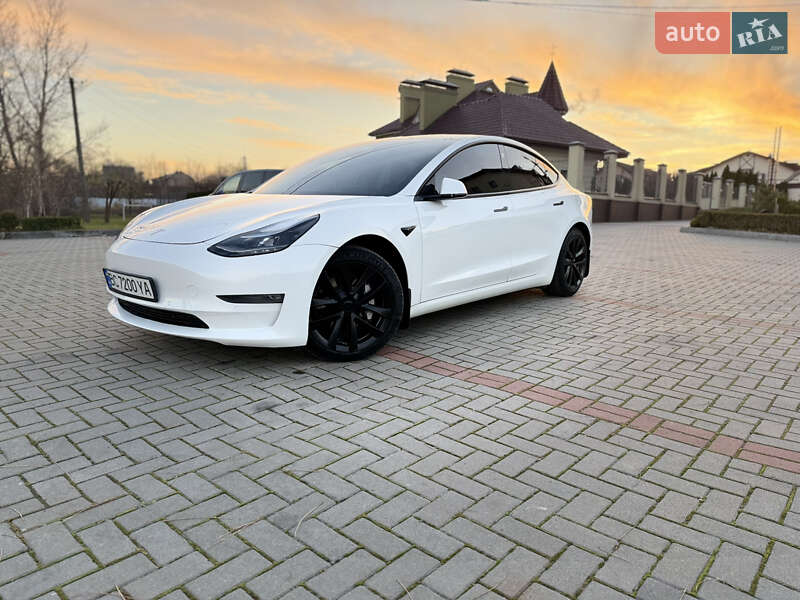 Tesla Model 3 2021