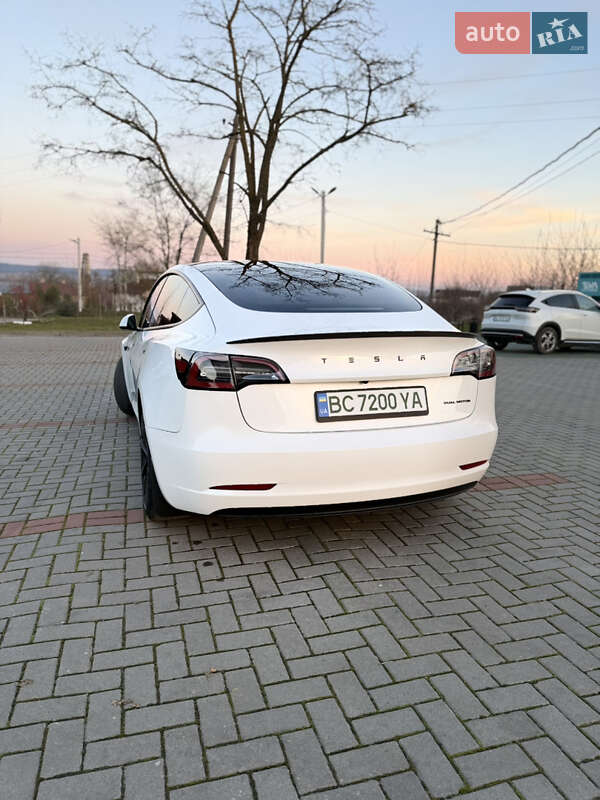 Седан Tesla Model 3 2021 в Золочеве