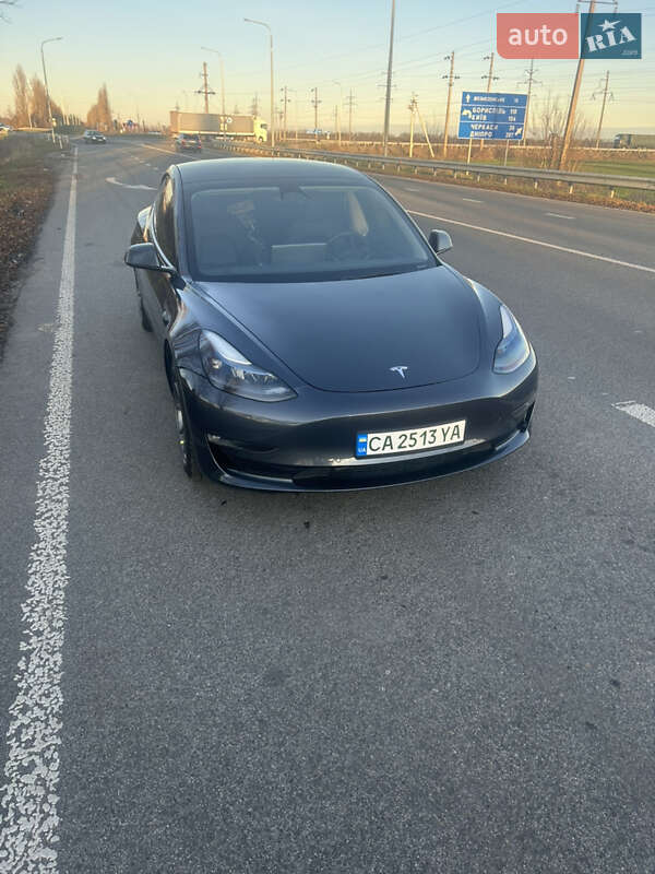 Tesla Model 3 2022