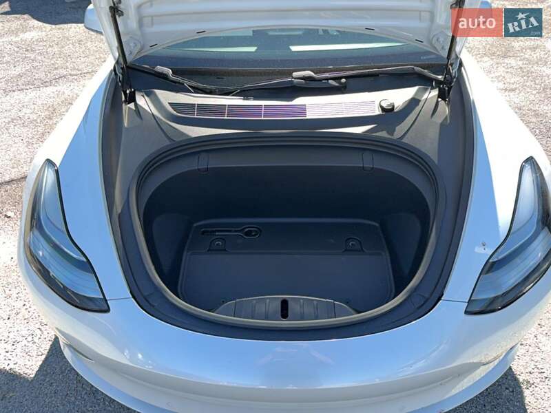 Седан Tesla Model 3 2019 в Днепре