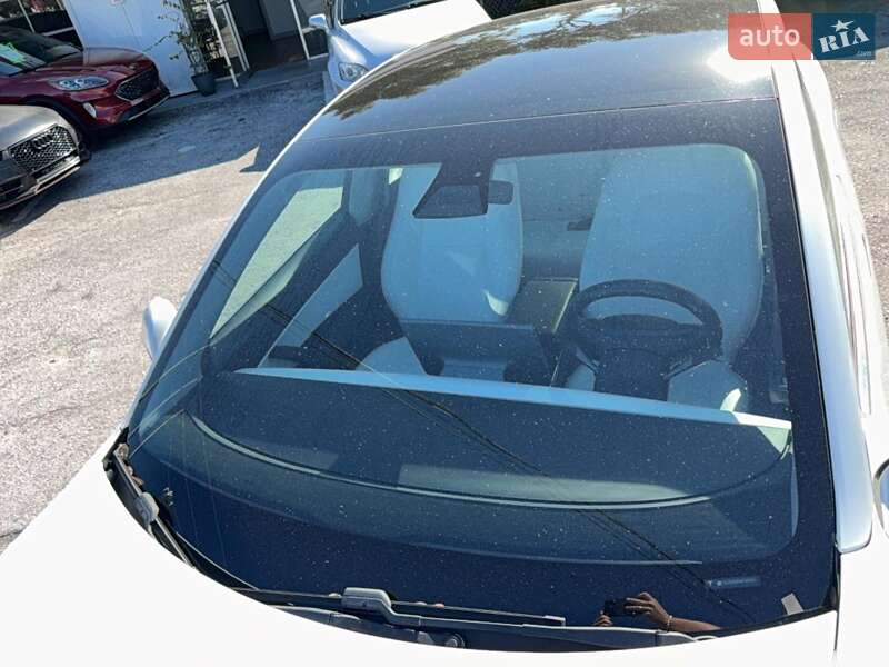 Седан Tesla Model 3 2019 в Днепре