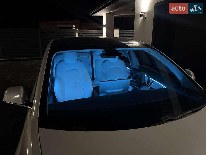 Седан Tesla Model 3 2020 в Ивано-Франковске