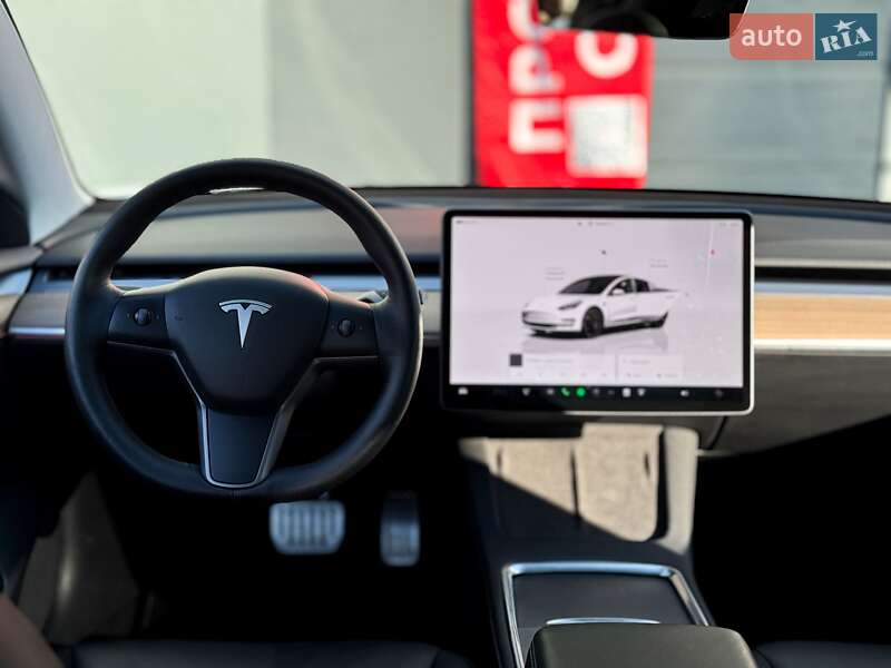 Седан Tesla Model 3 2023 в Києві