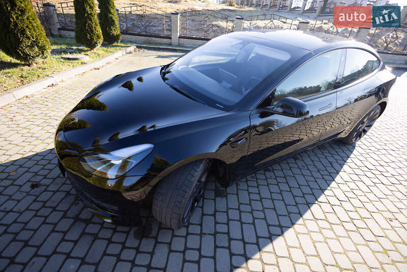 Седан Tesla Model 3 2021 в Львові