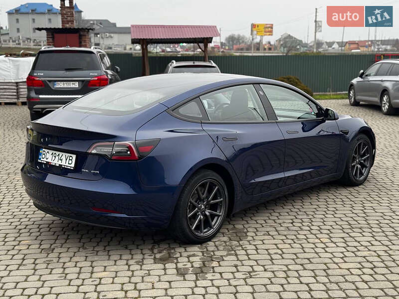 Седан Tesla Model 3 2018 в Львове