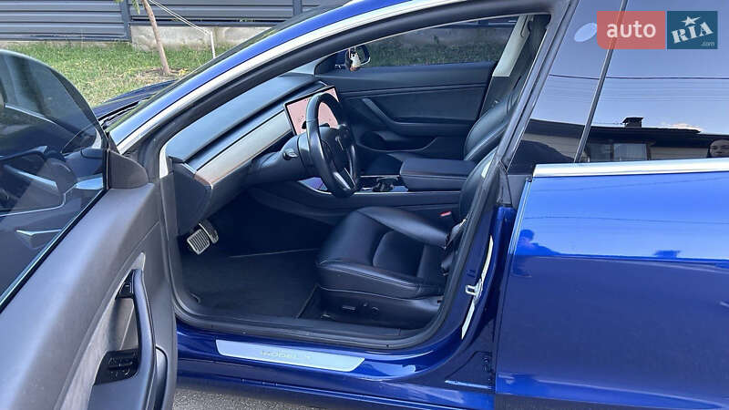 Седан Tesla Model 3 2019 в Киеве фото 19 Седан Tesla Model 3 2019 в Киеве