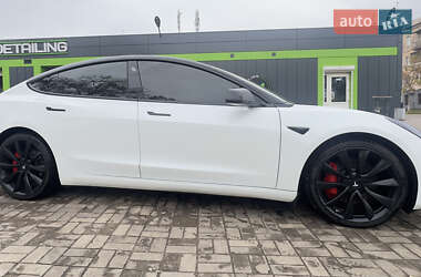 Седан Tesla Model 3 2020 в Кривом Роге