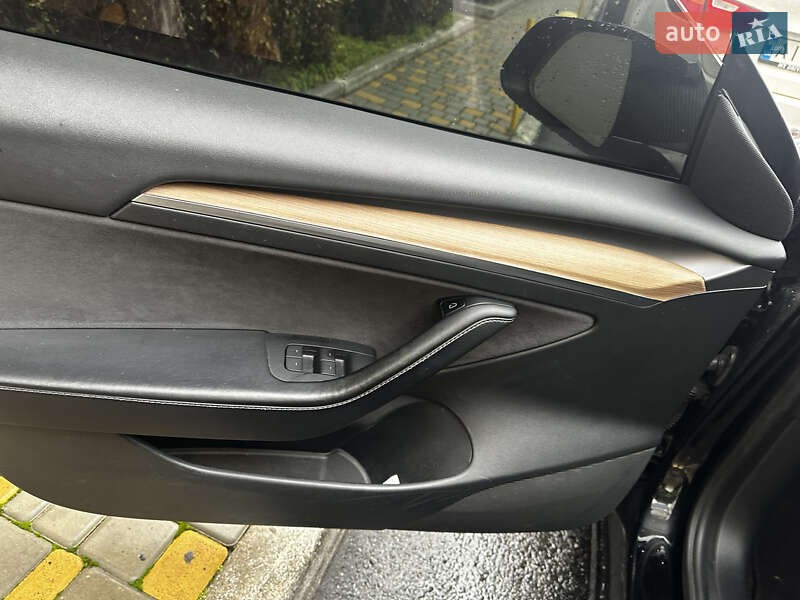 Седан Tesla Model 3 2021 в Одессе