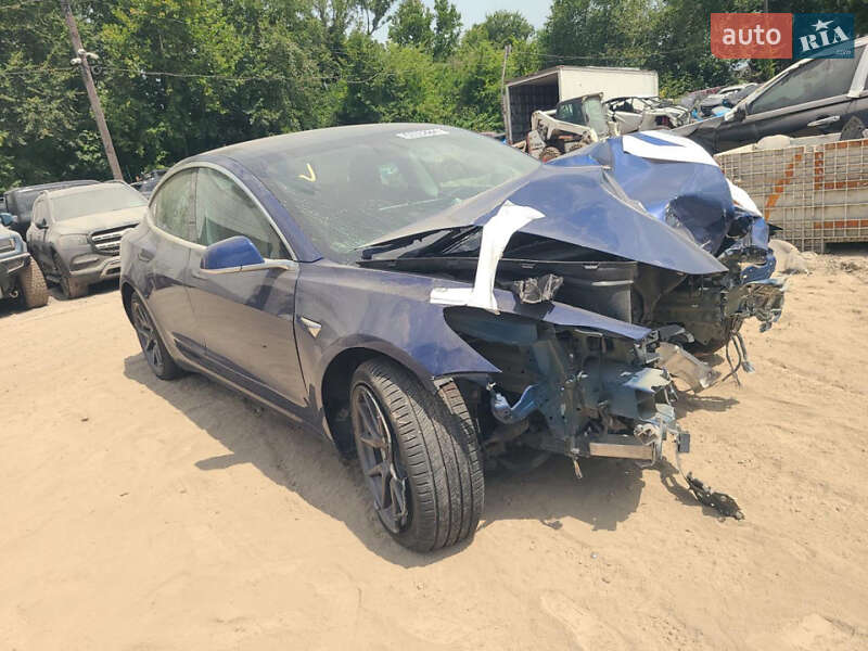 Седан Tesla Model 3 2019 в Одессе