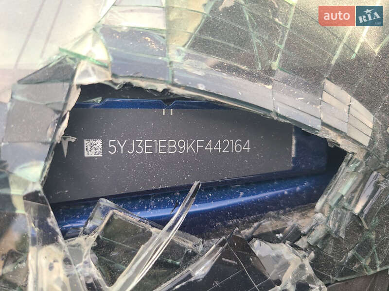 Седан Tesla Model 3 2019 в Одессе