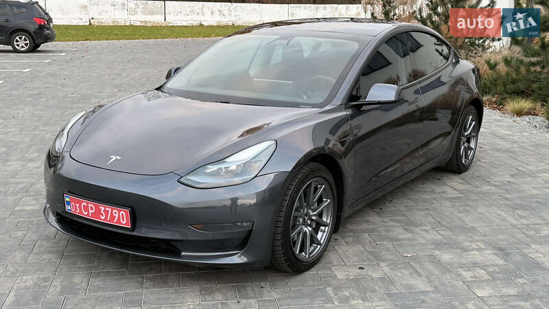 Седан Tesla Model 3 2021 в Луцьку
