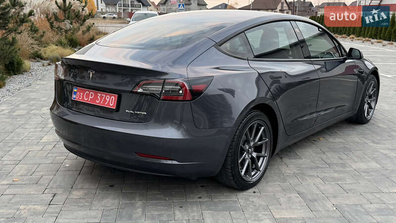 Седан Tesla Model 3 2021 в Луцьку