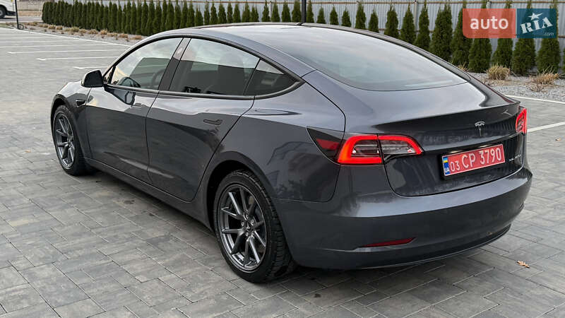 Седан Tesla Model 3 2021 в Луцьку