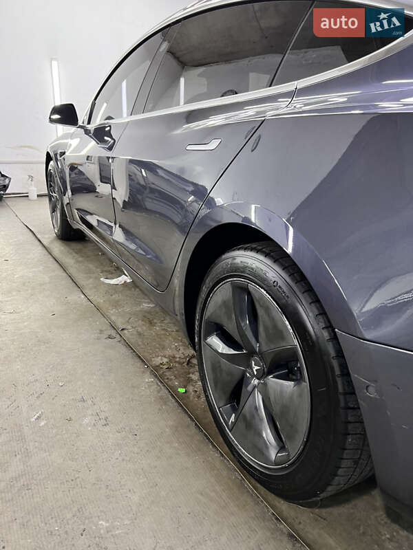 Седан Tesla Model 3 2018 в Киеве