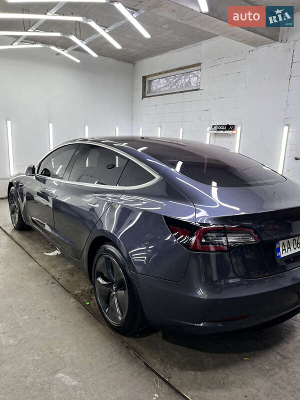 Седан Tesla Model 3 2018 в Киеве