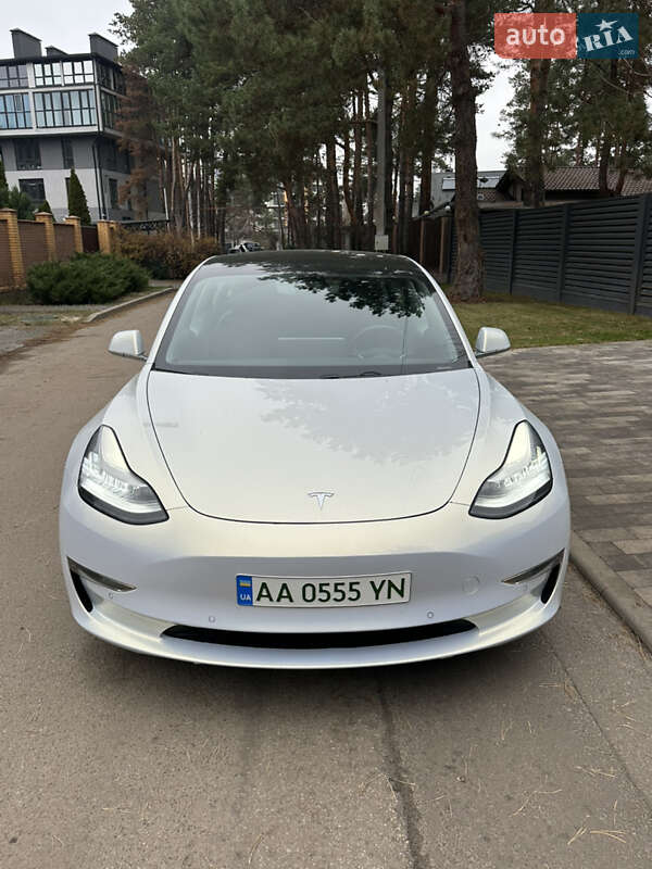Седан Tesla Model 3 2019 в Киеве