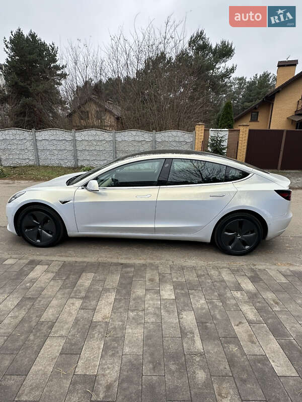 Седан Tesla Model 3 2019 в Киеве
