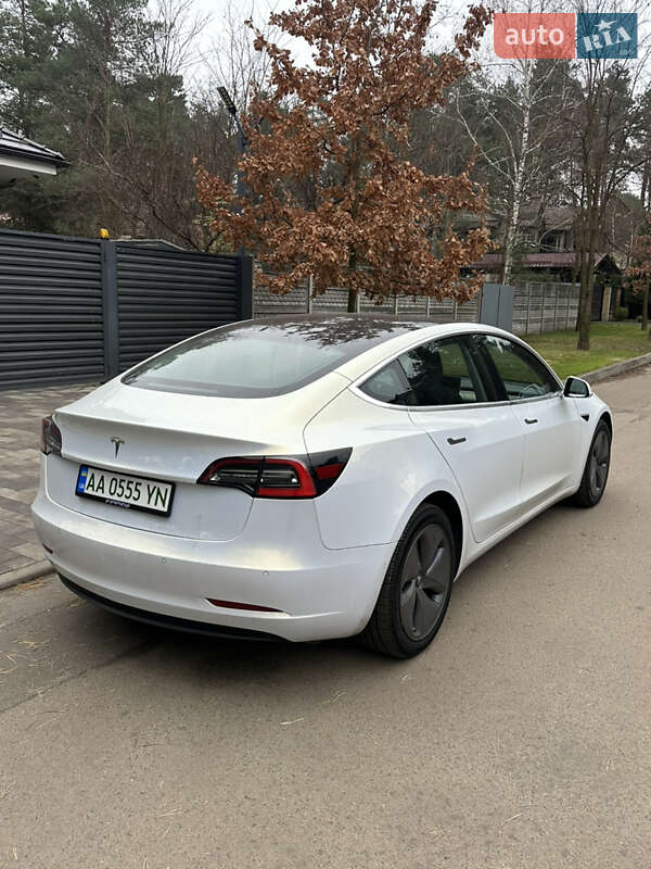 Седан Tesla Model 3 2019 в Киеве