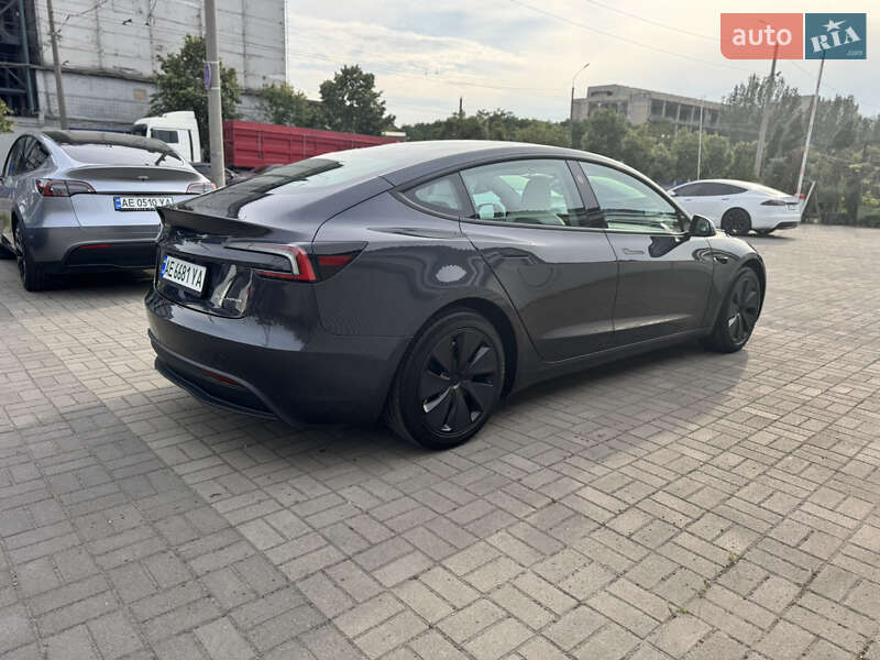 Седан Tesla Model 3 2024 в Днепре