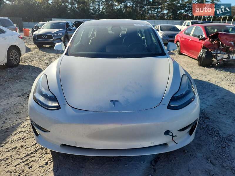 Седан Tesla Model 3 2019 в Івано-Франківську