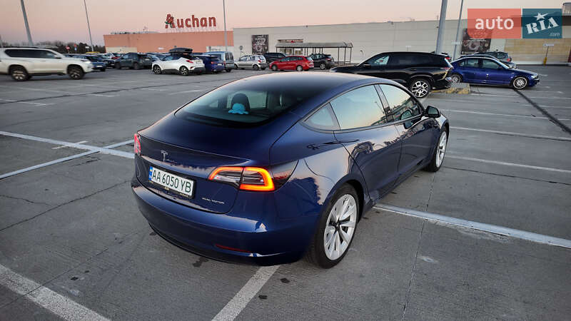 Седан Tesla Model 3 2020 в Львове