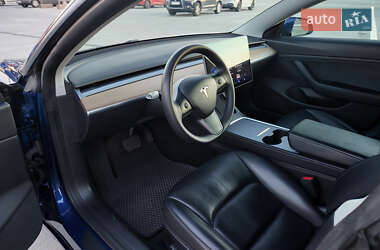 Седан Tesla Model 3 2020 в Львове