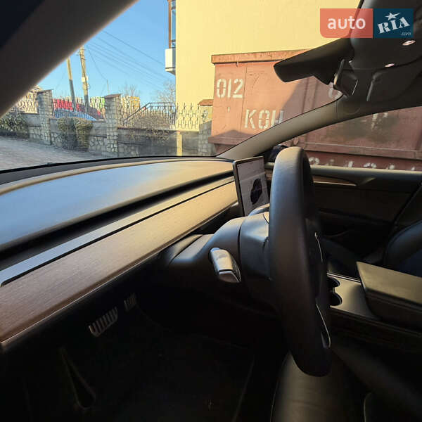 Седан Tesla Model 3 2022 в Львові