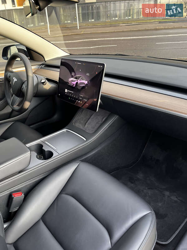 Седан Tesla Model 3 2023 в Харкові