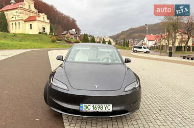 Седан Tesla Model 3 2024 в Львове