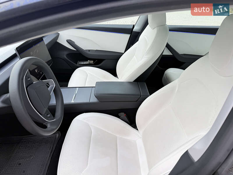 Седан Tesla Model 3 2024 в Львове