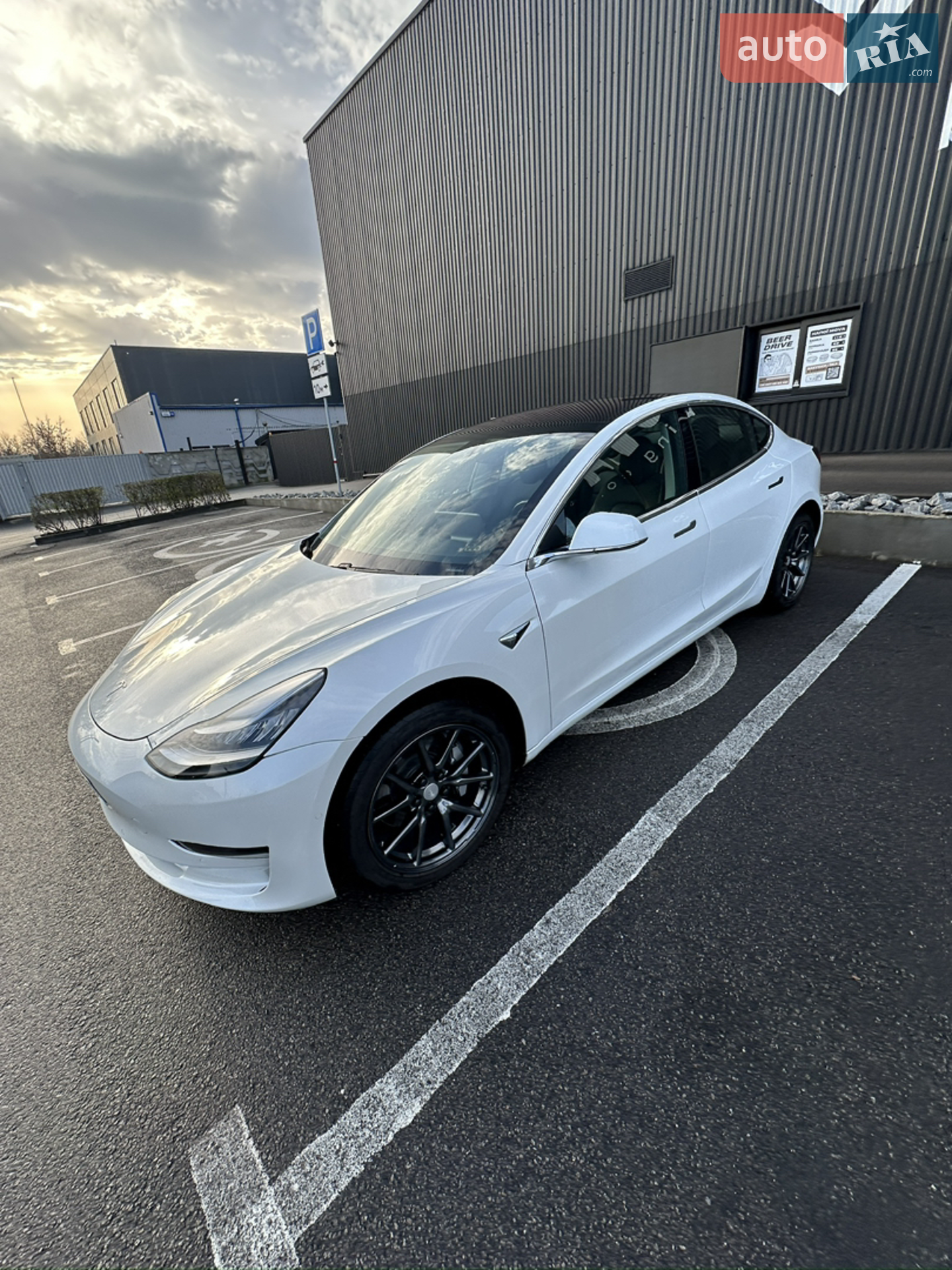 2018 Tesla Model 3 - мініатюра 3