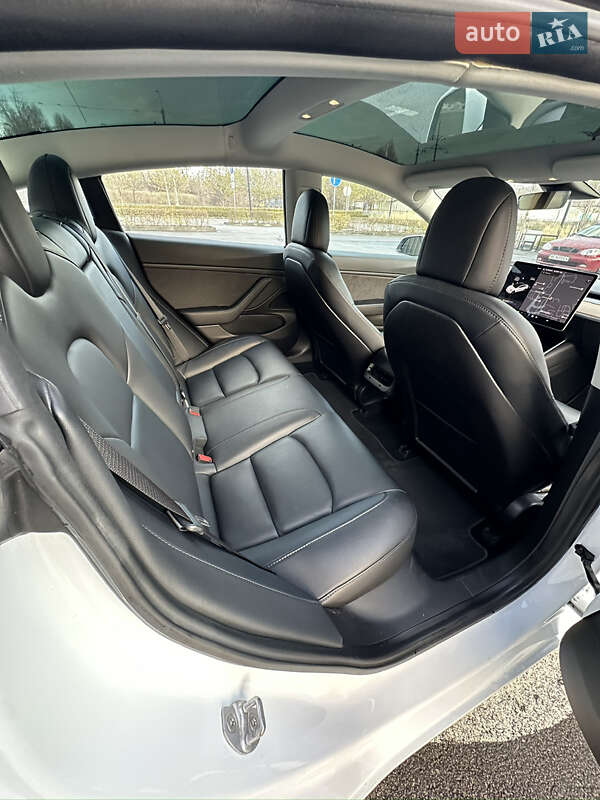 Седан Tesla Model 3 2018 в Днепре