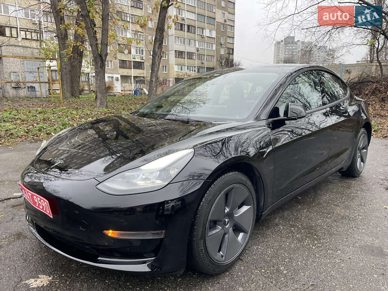Седан Tesla Model 3 2023 в Киеве