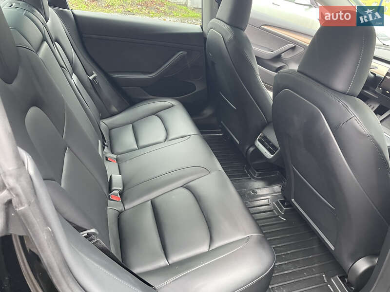 Седан Tesla Model 3 2023 в Киеве