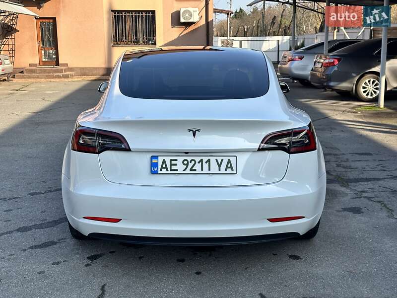 Седан Tesla Model 3 2023 в Кривому Розі