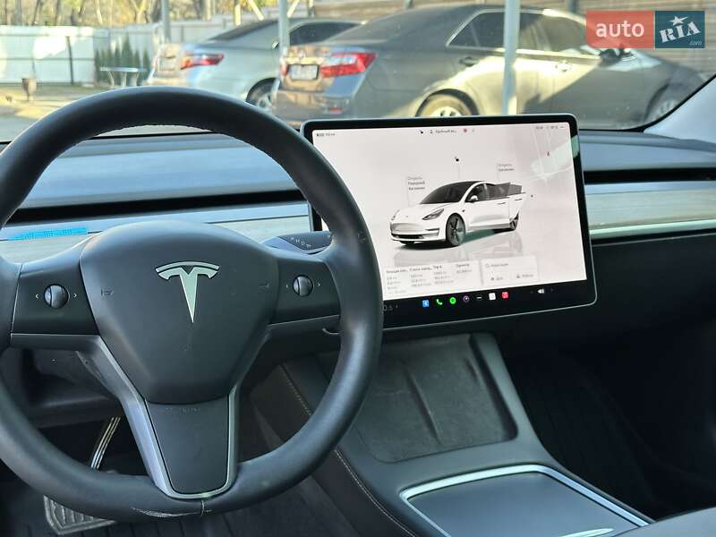 Седан Tesla Model 3 2023 в Кривому Розі