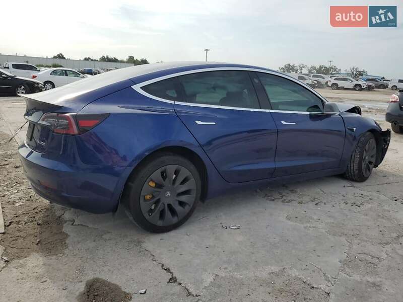 Седан Tesla Model 3 2019 в Самборе
