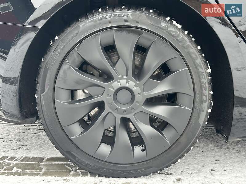 Седан Tesla Model 3 2018 в Ровно