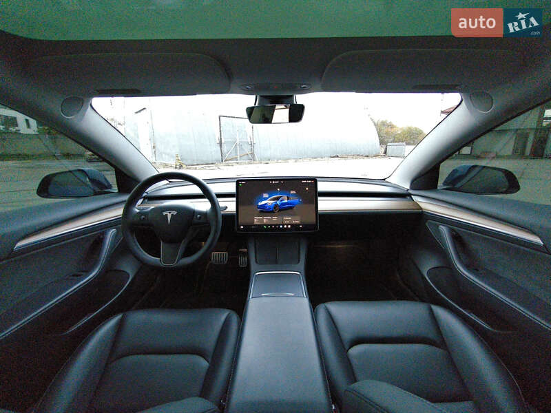 Седан Tesla Model 3 2023 в Львове