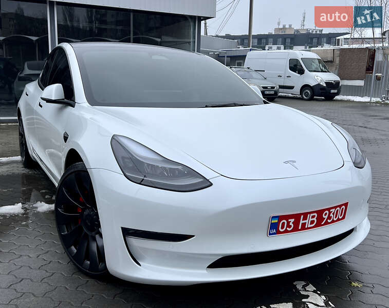 Седан Tesla Model 3 2022 в Луцке