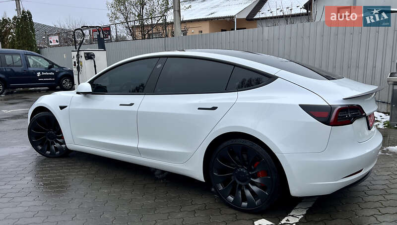 Седан Tesla Model 3 2022 в Луцке