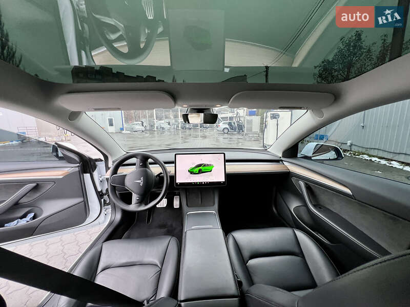 Седан Tesla Model 3 2022 в Луцке