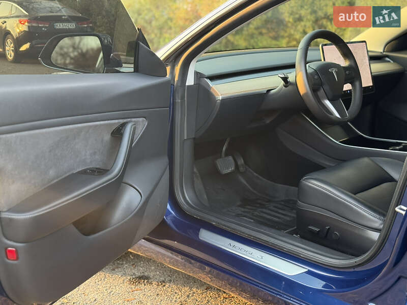 Седан Tesla Model 3 2019 в Одесі
