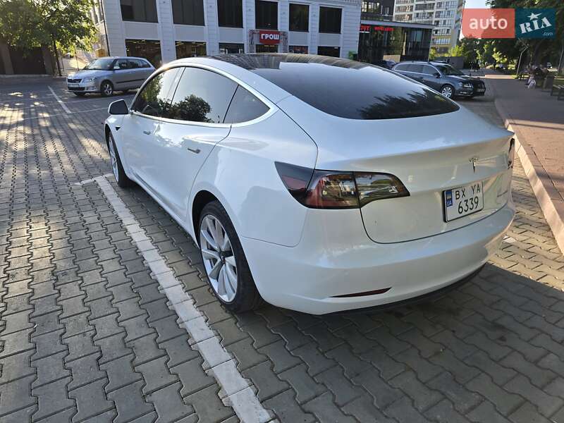Седан Tesla Model 3 2019 в Хмельницком