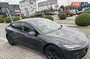 Седан Tesla Model 3 2024 в Львове